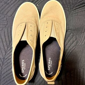 Sperry slip on boat shoe